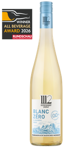 Die Flasche zeigt den Preisgekrönten Wein 'Blanc Zéro', ausgezeichnet mit dem All Beverage Award 2026.