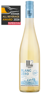 Die Flasche zeigt den Preisgekrönten Wein 'Blanc Zéro', ausgezeichnet mit dem All Beverage Award 2026.